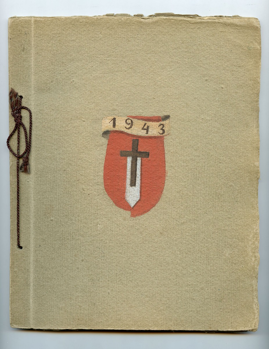na okładce z szarego papieru czerpanego winietka w kształcie tarczy z krzyżem i mieczem, tytułem