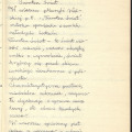 Staranne dziecinne pismo granatowym atramentem na gładkim papierze
